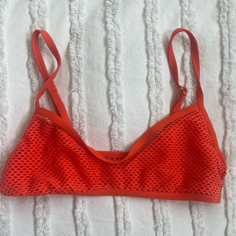 L*space bikini top!